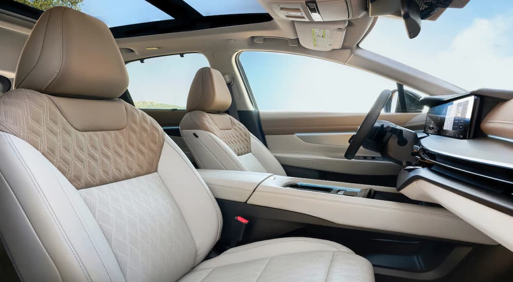 White leather interior in a 2025 Nissan Murano.