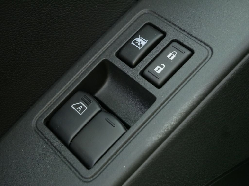 2025 Nissan Frontier S