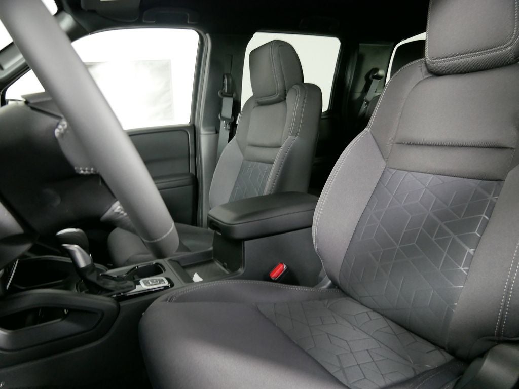 2026 Nissan Frontier SV Dark Armor