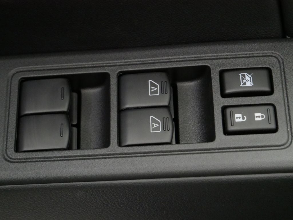 2026 Nissan Frontier SV Dark Armor