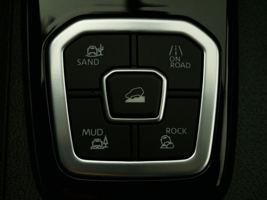 2026 Nissan Frontier SV Dark Armor