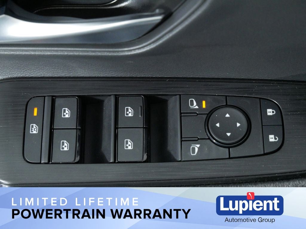 2025 Nissan Kicks SV Premium