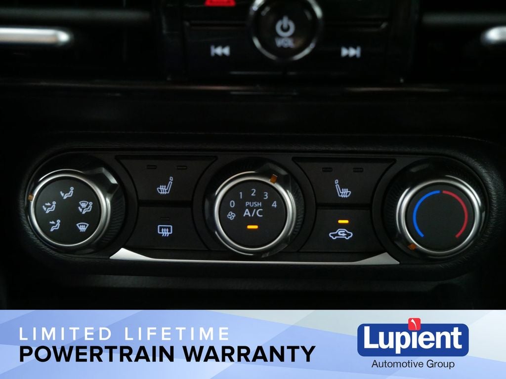 2025 Nissan Kicks SV Premium