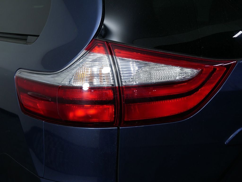 2017 Toyota Sienna XLE 7 Passenger