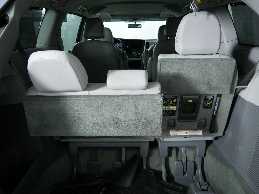 2017 Toyota Sienna XLE 7 Passenger