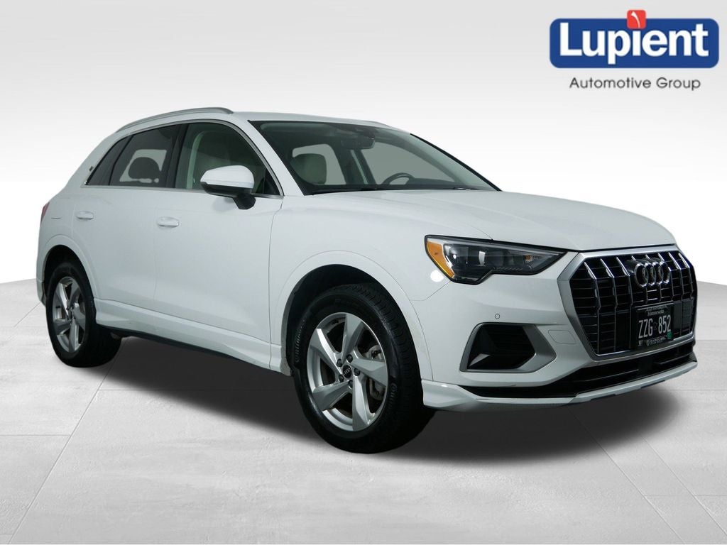 2022 Audi Q3 Premium quattro