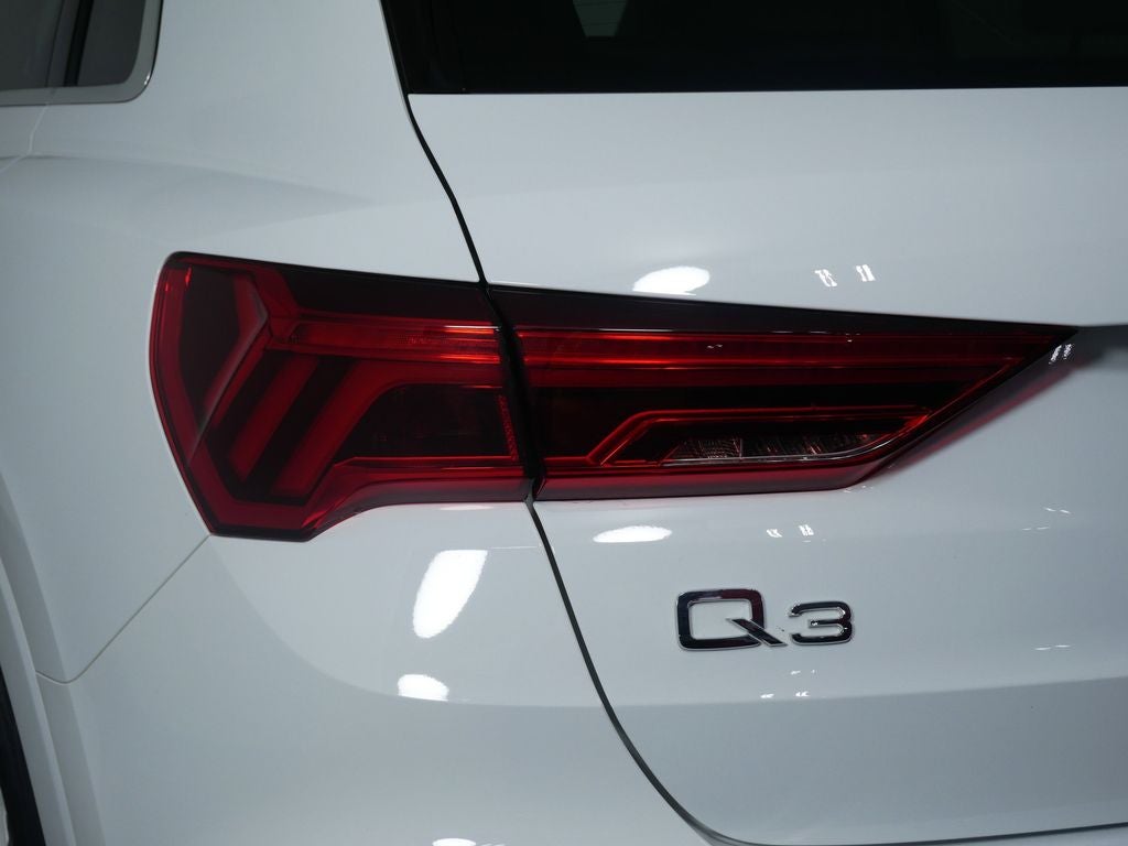 2022 Audi Q3 Premium quattro